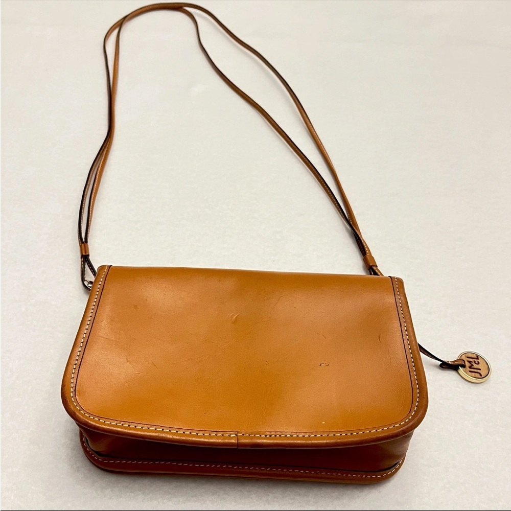 J McLaughlin Elegant Tan Leather Crossbody Bag - Picture 6 of 7